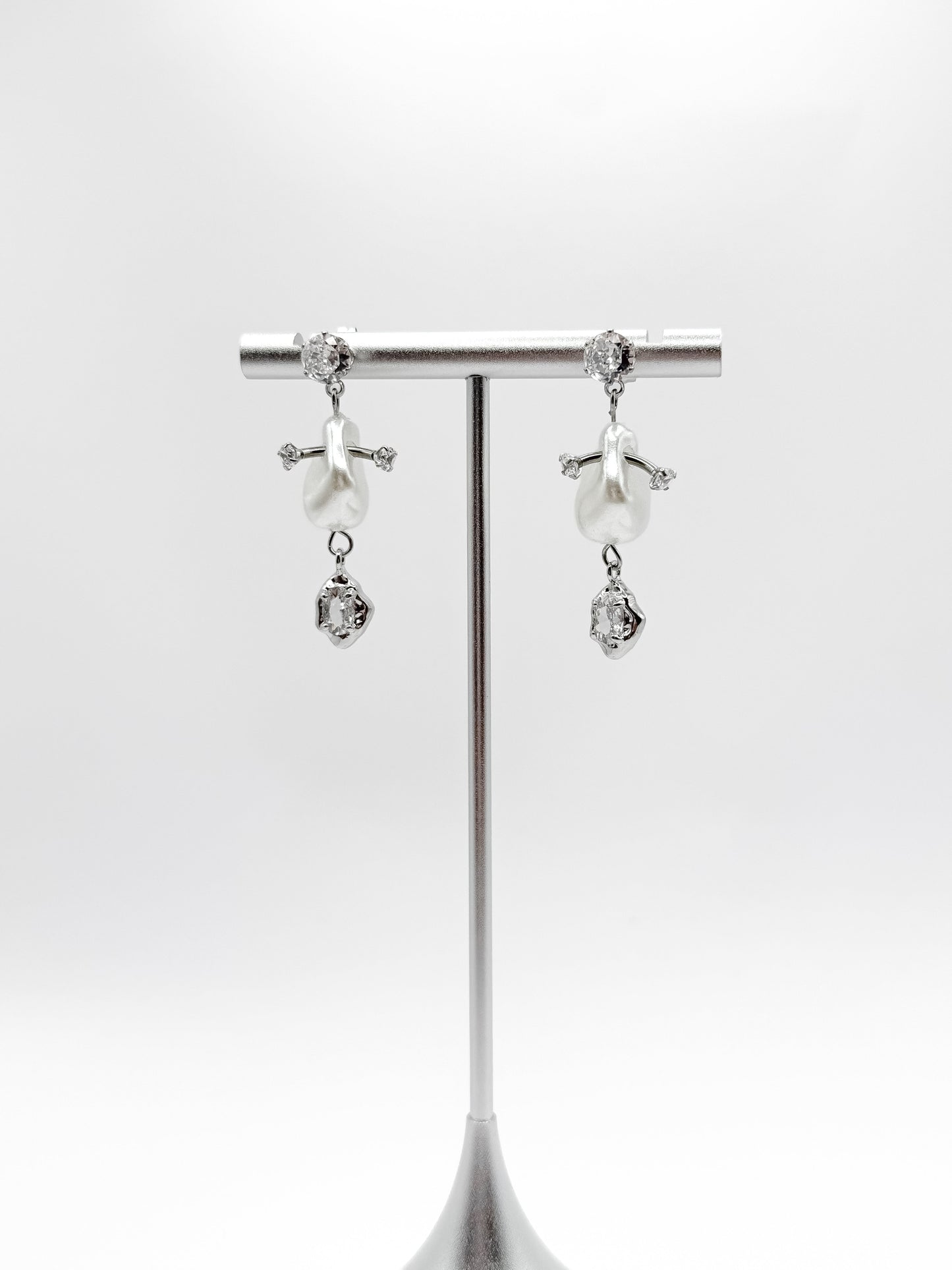 Pearl Rhinestone Studs