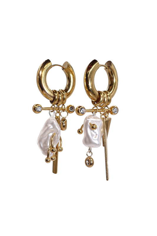 Gold Piercing Pearl Earrings 1.0